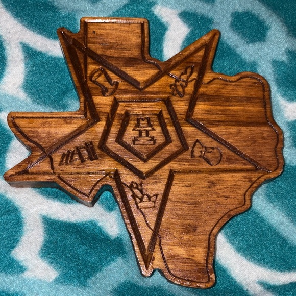 OES Wooden Texas Shaped ART - Picture 2 of 2